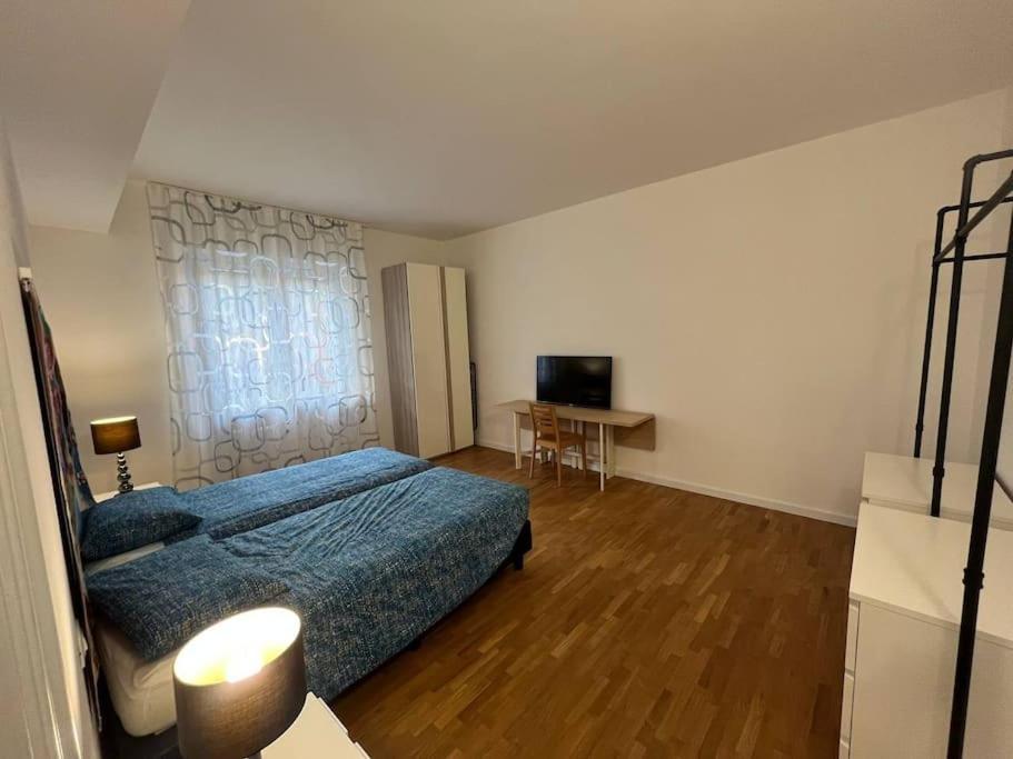 Appartamento Spazioso In Centro Piacenza Exteriör bild