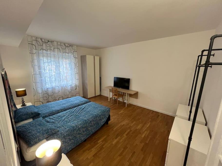 Appartamento Spazioso In Centro Piacenza Exteriör bild