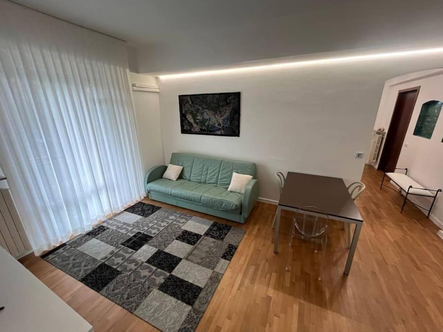 Appartamento Spazioso In Centro Piacenza Exteriör bild